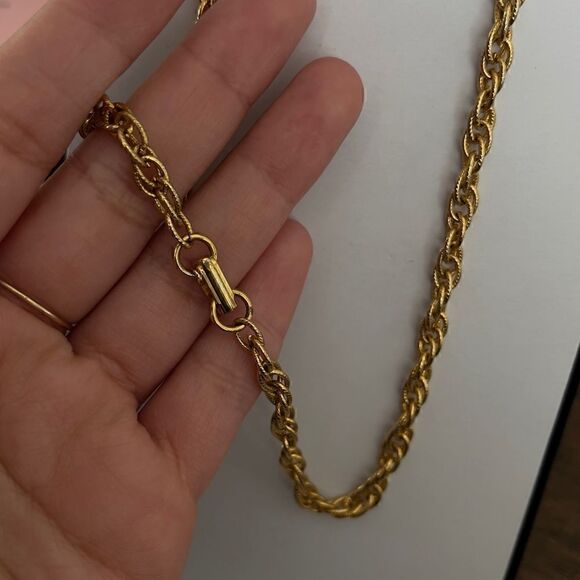 Vintage gold tone fan necklace - Picture 4 of 5